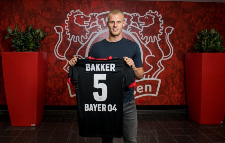 同时由第三 同时由第三